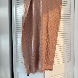 Louis Vuitton Monogram Classic Shawl